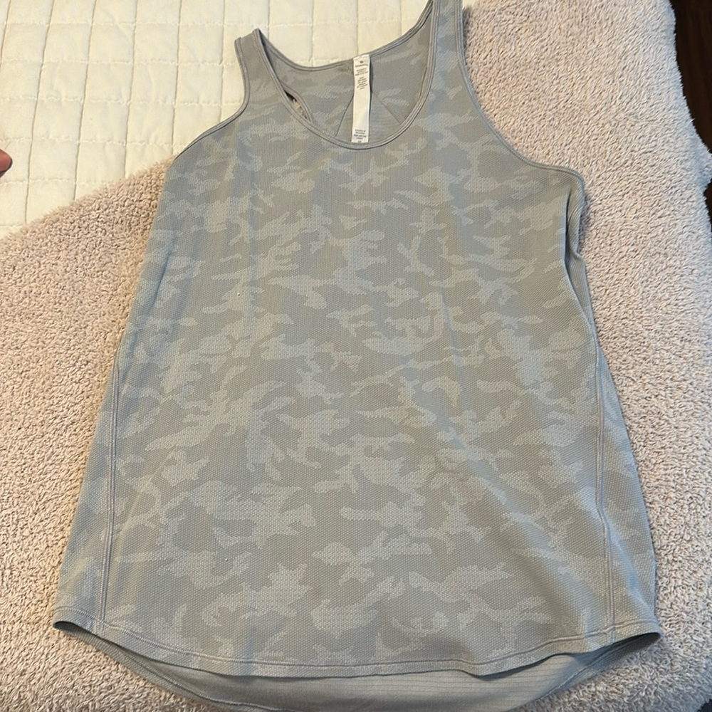 Lululemon camo tank size 4